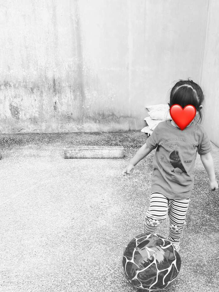 丸山桂里奈 3歳長女が帰宅後すぐにサッカーする様子を公開！しっかりと