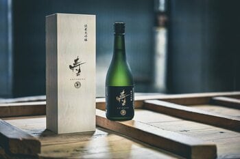 【1万本限定／大阪高島屋70本完売】創業160年の老舗蔵元が“全銘柄廃止”して辿り着いた究極の祝い酒　純米大吟醸『弥栄の酒 寿』発売