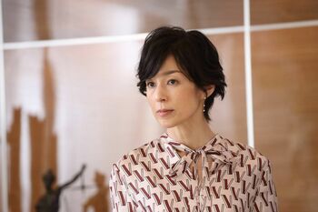 専属スタイリストが解説！鈴木保奈美演じる“幸村チカ”のファッションの秘訣は？
