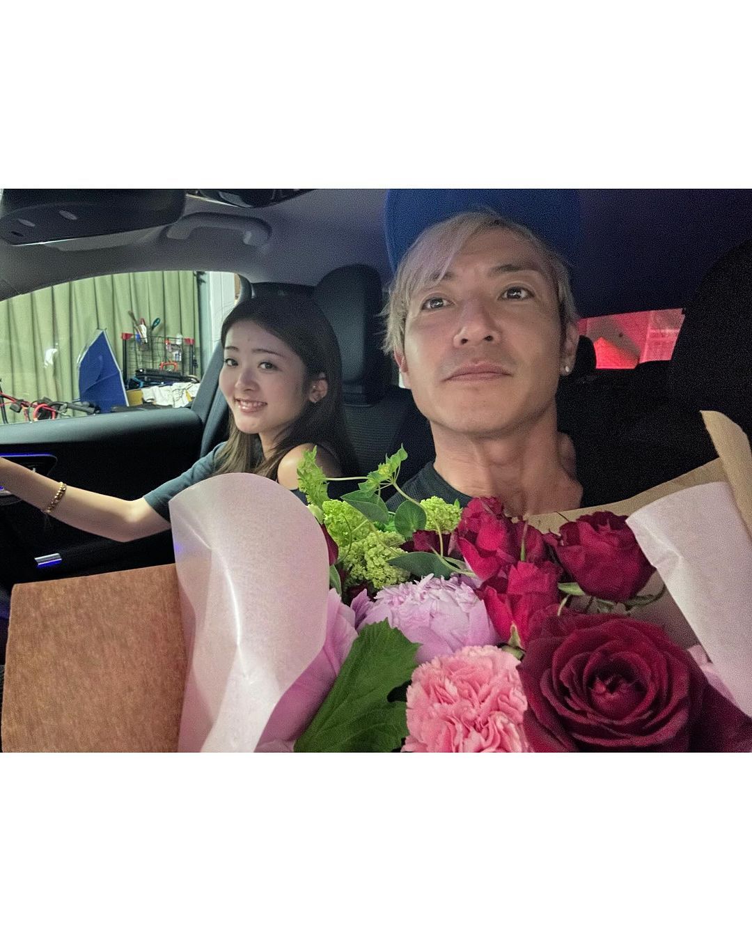 妻　投稿　顔出し 幸せに溢れてる」つるの剛士 妻と三女・次男の顔出しショットを公開！「いつみても素敵な家族」と称賛の声 | めざましmedia | “好き”でつながる