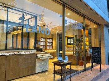 【株式会社PARCELLE】宝石を「見る・選ぶ・知る・仕立てる」新ブランド「LAND」、1号店を原宿にプレオープン