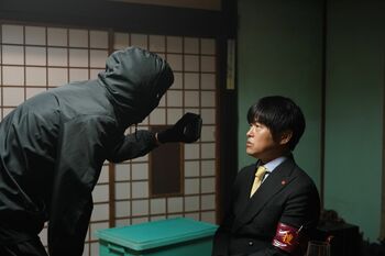 森野（バカリズム）が誘拐された！？8年前の『歪な十字架模倣事件』は冤罪だったのか…？『イップス』第6話予告