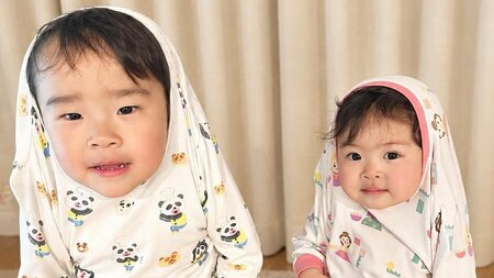 3歳弟vs1歳妹 “ねぇね”の争奪戦！？抱っこしてもらいたい弟の必死のアピール&甘えん坊な姿に「何度も見返しちゃう」【激かわキッズ奇跡の瞬間】