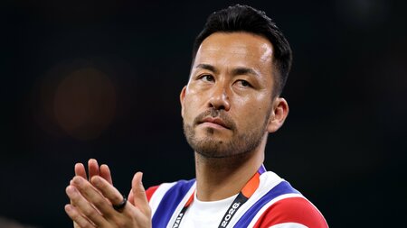 元日本代表キャプテン・吉田麻也がピッチで掲げた“あるもの”に反響！熱い思いを背負う姿に「次もきっと…」【サッカーFIFAワールドカップ2026】