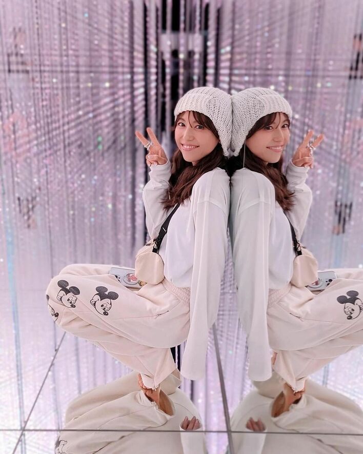 若槻千夏とpeco背中合わせ幻想的なショットを公開！2家族で豊洲の