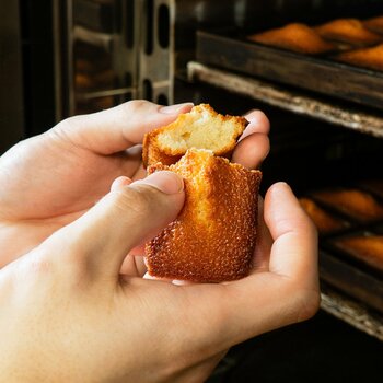 「トシ・ヨロイヅカ」ゴールデンウィーク特別イベント！焼きたてフィナンシェ限定販売