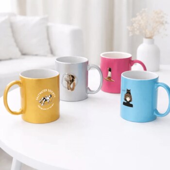 ME-Qの「メタリックカラーマグカップ」が新登場！高級感あふれる“きらめきマグ”を名入れ・ロゴ対応で1個から作成（UVデカール対応）（2026/03/04）