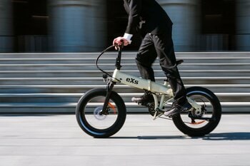 西日本最大級のスポーツ自転車イベント「サイクルモード大阪2026」に初出展！次世代モビリティブランド「eXs（エクス）」、万博記念公園での特別試乗会を開催