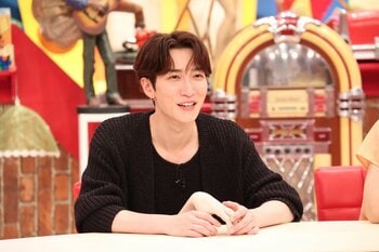 渡辺翔太「Snow Manも長く愛される曲を届けたい」昭和100年SP“同期デビューアーティスト”特集！『ミュージックジェネレーション』