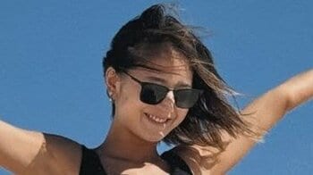 「嘘みたいな白と青」みちょぱ オーストラリアの砂丘でのフォトジェニックなショットに絶賛「素敵すぎる」「映えてる！！」