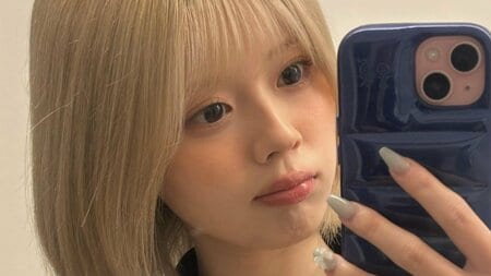 NiziU・RIKU “口の周りチョコだらけ”のあざとショット披露！ゆるふわ金髪ボブ×きゅるんと輝く瞳に「愛おしすぎ」「完全に惚れさせにきてる」