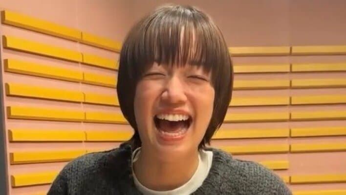 【画像7枚】「毎秒カワイイ」佐藤栞里 夢だった“人気キャラ”のカプセルトイ開封動画を公開！無邪気な笑顔を浮かべる姿を見る