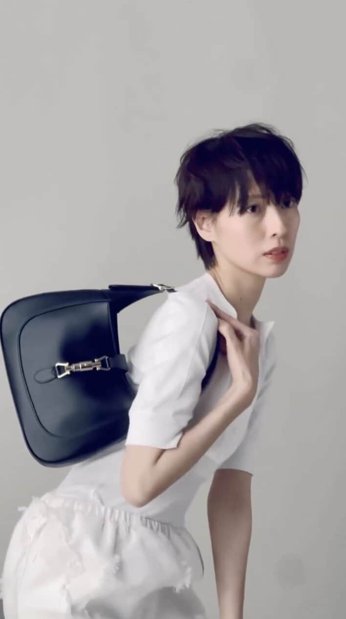 【画像6枚】「緊張してぎこちないよね」半年ぶりのSNS更新 1児の母・戸田恵梨香のショートヘア姿を見る