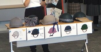 【JAF岡山】女子大学生がデザイン！おしゃれヘルメットで安全な自転車ライフ。倉敷市で初展示