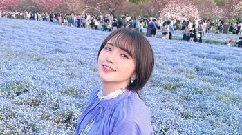 鬼頭明里　ネモフィラとの映え過ぎるショットを公開　ファンからは「あかりんの可愛いさが満開！」と絶賛の声
