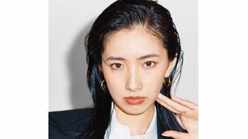 浅野忠信の妻・中田クルミ 自宅の壁のDIY動画を披露！ローラーを使った3度塗りで黄色から真っ白に大変身「センスの塊すぎ」「本当に器用」