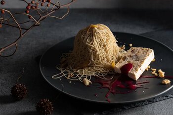 【京都・和栗専門 紗織】本店の秋冬を彩る至高のひと品。繊細な技が光る限定メニュー、和栗パイの錦糸モンブラン【朱莉】が今年も登場