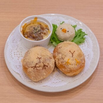 文鳥たちの学校生活が楽しめる『ふぃんち学園』開校！懐かしくてかわいい給食メニューが登場♪