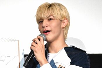 ラウール、自身の主演映画を「佐久間くんが最前列で見てくれた」とニッコリ