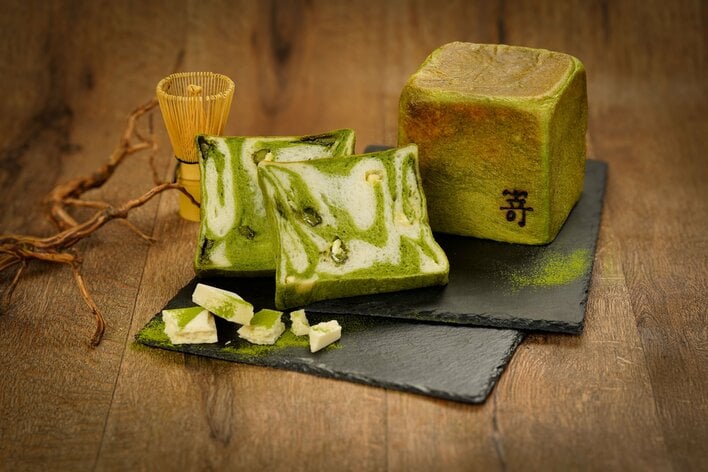 抹茶とショコラが織りなす、冬限定の和スイーツ食パン！「宇治抹茶薫るショコラ食パン」を期間限定発売します。