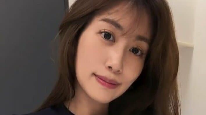 【画像】「きれいなボディライン」“11字”浮かび上がった中川安奈の鍛えられた美腹筋を見る