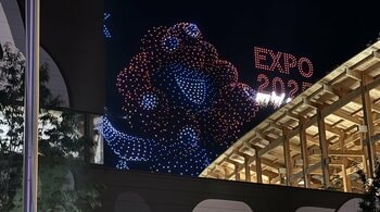ミャクミャク空から感謝とお別れの挨拶「みんなは万博楽しかった？ミャクミャクもすっごく楽しかったよ！」ドローンショー後にサプライズ【万博最終日ドキュメント】