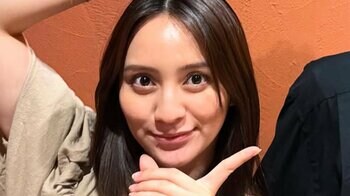 SNS初の親子写真公開！岡田結実 “共演NG” の父・岡田圭右に結婚報告でおもしろ２ショット「なんとセンスのある」