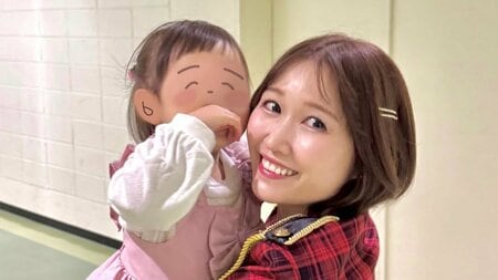 AKB初期メン 娘を連れたアイドル復活ショットを披露！2児の母・浦野一美  産後4ヵ月のステージ裏で“まさかの授乳問題”も「アイドルのママ最高」