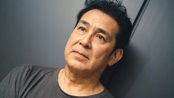 宇梶剛士 グレた過去とチャップリンとの出会い、そして俳優の道へ