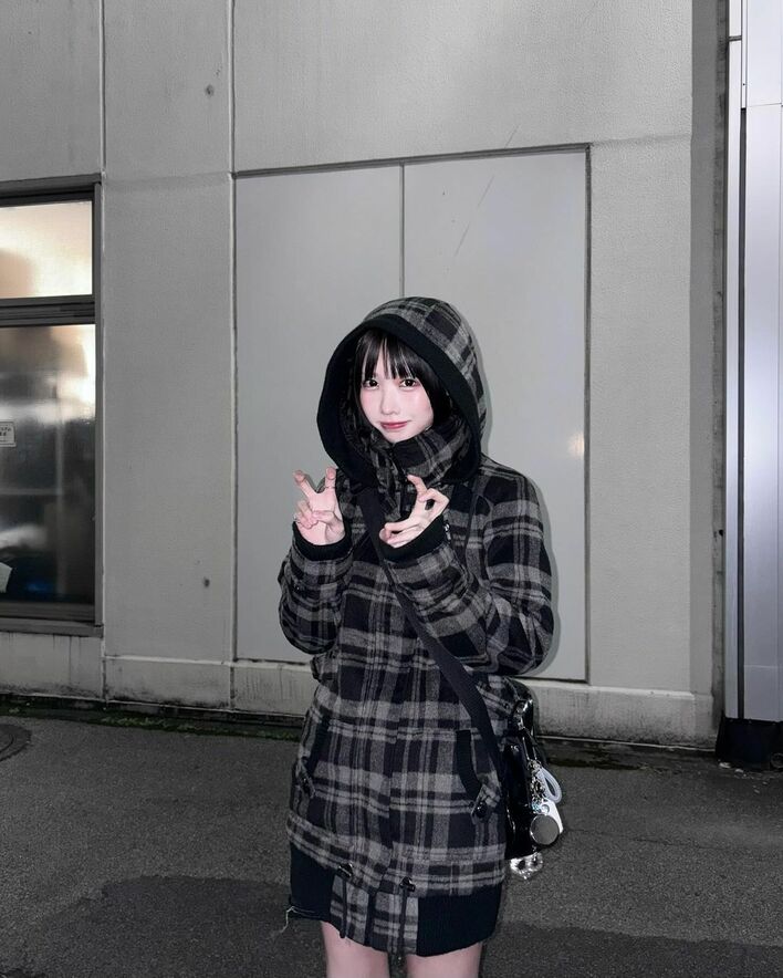 何等身あるん？」あのちゃん スタイル抜群の冬コーデで美脚披露！レア