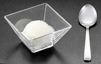 沖縄県産の塩を使用したこだわりのアイス「塩バニラアイス」を開発！