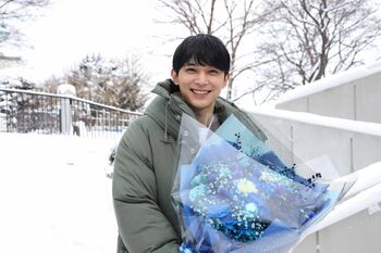 吉沢亮がクランクアップ！「スタッフのみなさんの笑顔で最後までやりきれた」