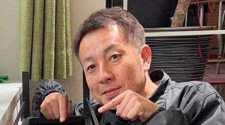 我が家・坪倉 ウッドテイストなおしゃれ自宅で愛情たっぷりに育てた観葉植物を公開！小さな花が力強く咲いた様子に「素敵♡」「春ですね」