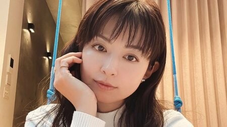 平井理央 広々自宅のブランコで気分転換！「思った以上に大活躍」打ちっぱなしコンクリート壁×高天井のモダンな室内にも反響