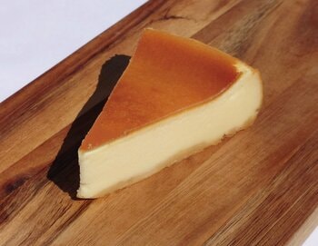 トワ・ヴェールのクリームチーズがセイコーマートの新商品「ぜいたくベイクドチーズ」に採用