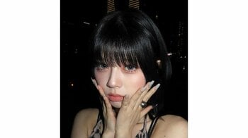 NiziU・RIKU “透明感すごい”薄メイク姿を公開！至近距離で台湾グルメ差し出すプライベート感あふれるショットに「癒される」