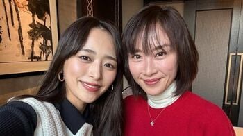 近藤千尋 “徒歩圏内のお姉ちゃん”山口もえと3児の母同士の超密着ショット披露！チラ見えベイビーもにっこにこ♪