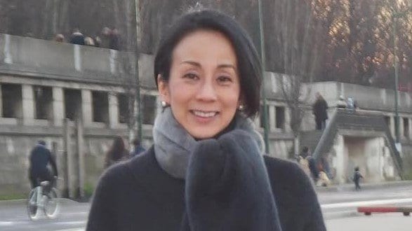 「成長に驚き！」中村江里子 子供たちの“顔出し”幼少期ショット公開に反響！おそろいジャケットを着た様子やブランコで遊ぶ姿も