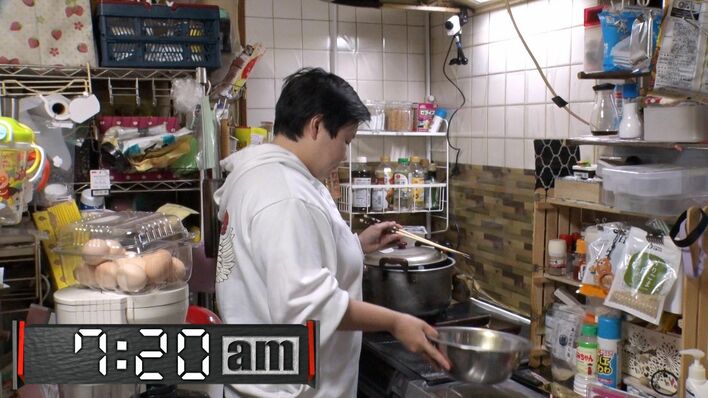やす子、母になる！？1男8女の大家族の朝に超絶限界潜入「もう無理」