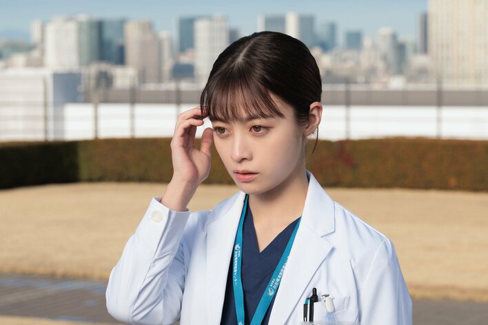 湖音波（橋本環奈）はフォロワー12万を抱える“パリピ”な整形外科医・沙羅（宇垣美里）と対峙することに『ヤンドク！』第5話予告