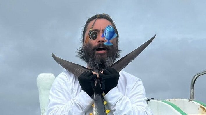 え、これ山田くん？」山田孝之 釣りショットのビジュアルに「誰か