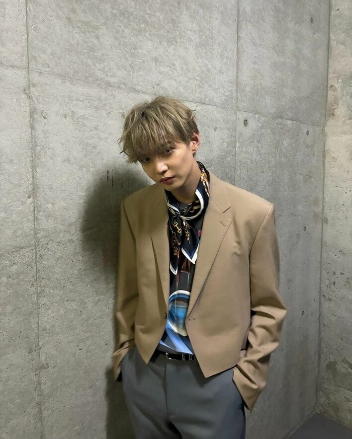 FANTASTICS 中島颯太 普段見せない耳掛け横顔ショットを公開「王子様