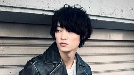 窪塚愛流 金髪大胆イメチェンで“父そっくり”なやんちゃな表情を披露！クールなまなざしからクシャッと笑顔に「遺伝継いでる」