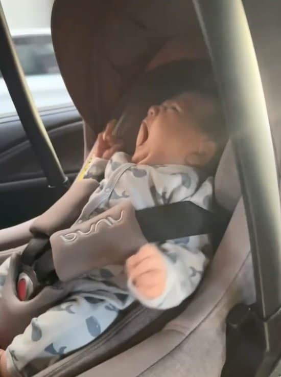 【画像15枚】「尊すぎます、、、」田久保夏鈴の生後1ヵ月息子の全力“大あくび”を見る