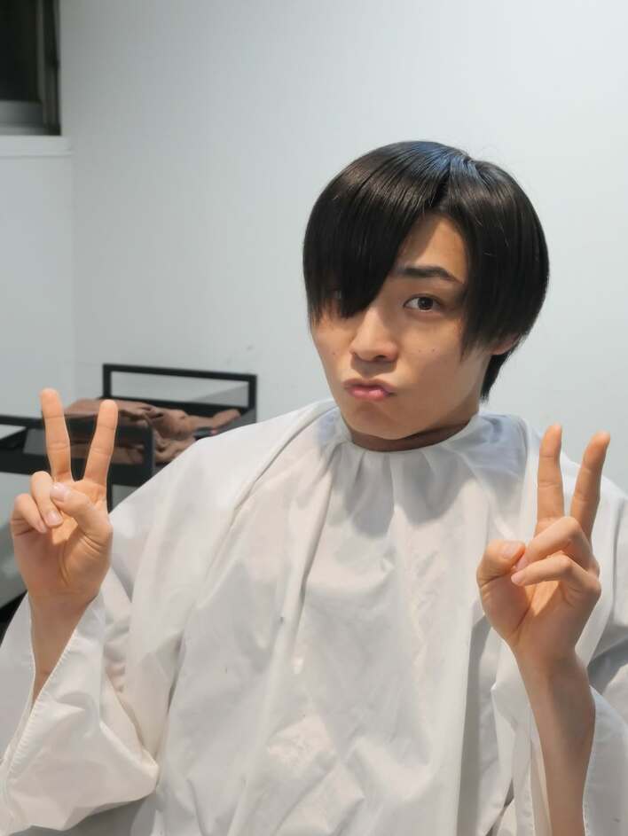 オレンジ坊主姿”でフェイスパック！？激変イメチェンが話題の八村