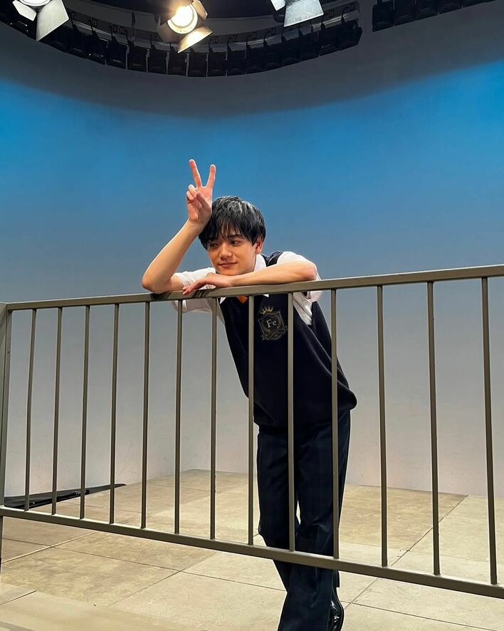 トラキン ファンタ 中島颯太 トラキン サイン スーツ 黒スーツ トラキン ファンタ 中島颯太 トラキン サイン スーツ 黒スーツ - メルカリ