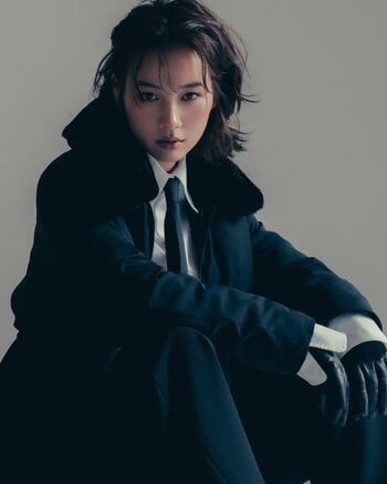 《DUVETICA / デュベティカ》俳優・アーティスト のんがモード感で着こなす、2026-27秋冬キャンペーン