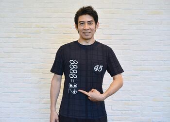 スゴ腕占い師・シウマに“開運”インタビュー（前編）「目覚まし時計の分数は01分に」