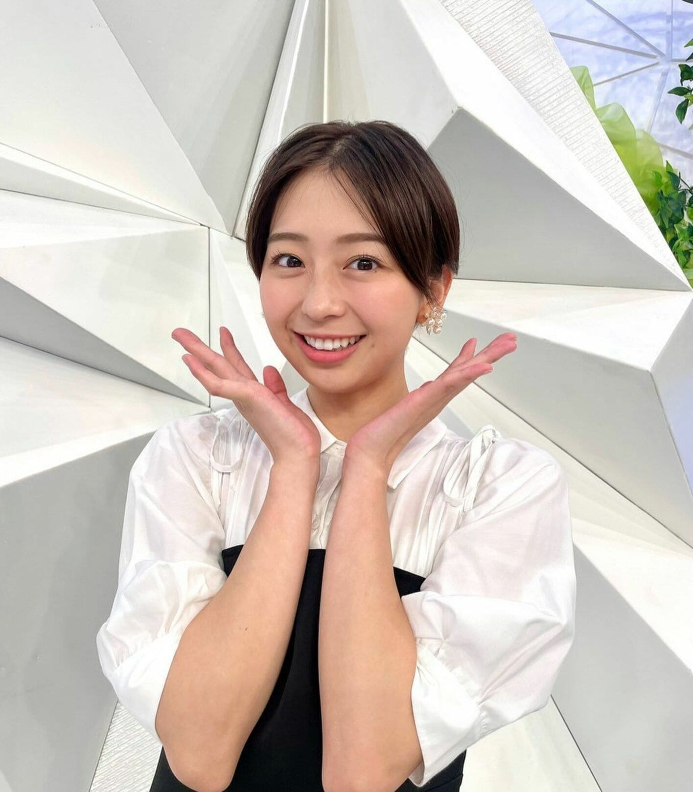 フジ 朝の顔「めざまし8」小室瑛莉子アナがグラビア登場！キリッと顔からニコニコ笑顔まで | めざましmedia | “好き”でつながる