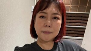 椿鬼奴 まさかの“自身史上一番開放的なメイク場所”での化粧姿を公開！のどかな風景に囲まれた中で鏡に映る真剣な表情に注目